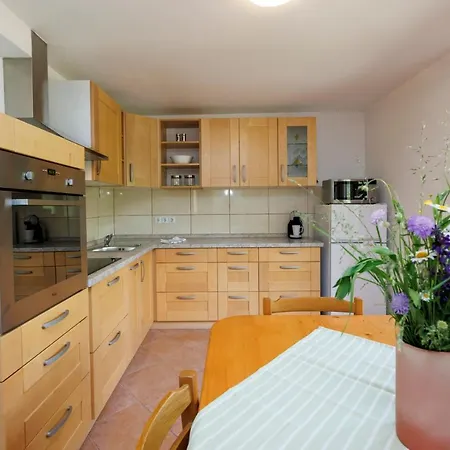 Apartmaji Pr' Brdarju Apartamento *