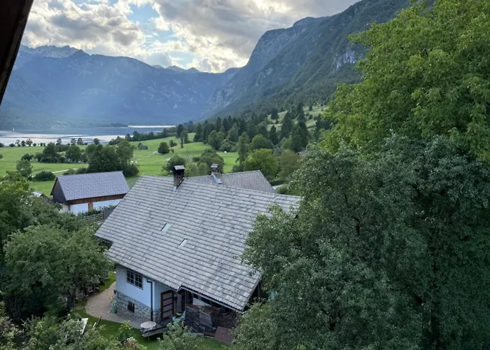 Apartmaji Pr' Brdarju Daire *